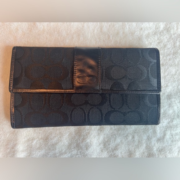Coach wallet - Picture 1 of 7